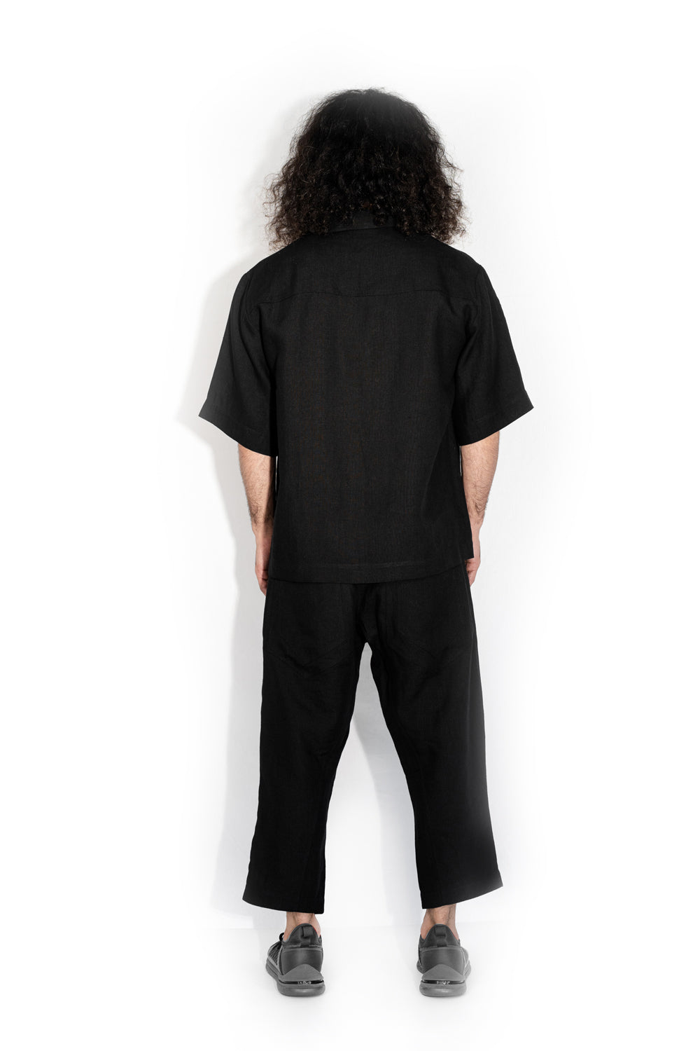 Short-sleeved linen shirt